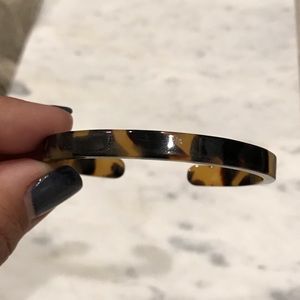 Tortoise shell slim cuff resin bracelet